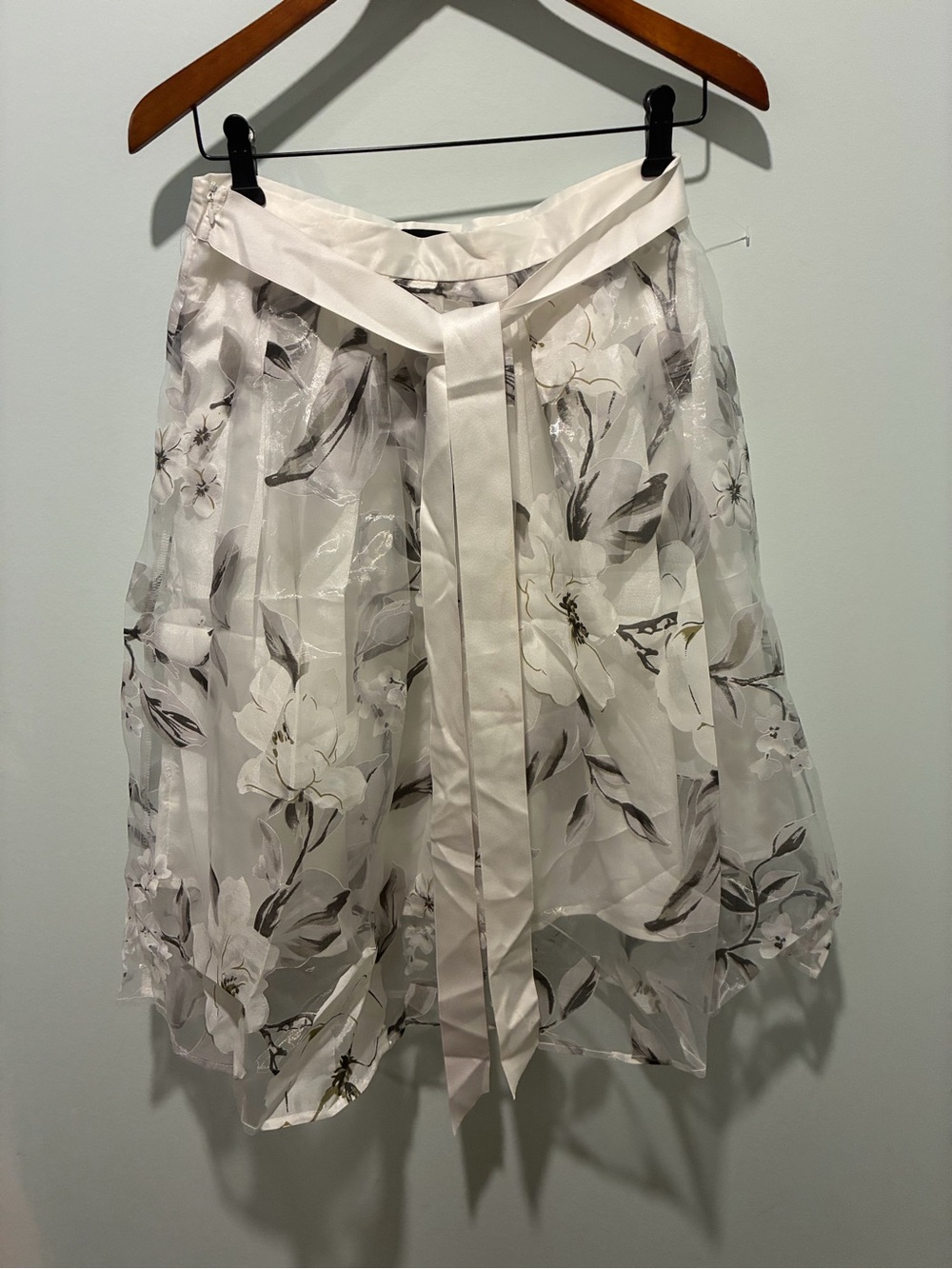 MAAC LONDON White Floral Organza Circle Skirt with White Waist Sash Medium